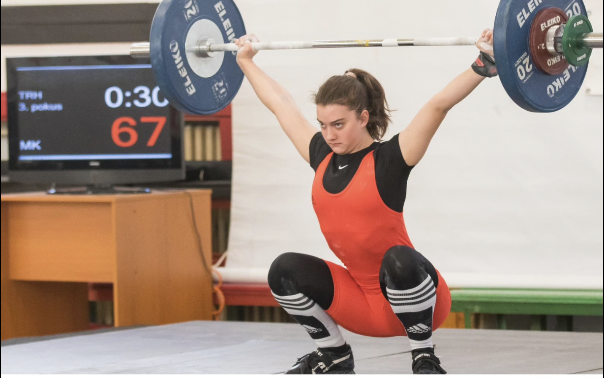 Ráchel Závacká prepísala dejiny slovenského vzpierania: Tri národné rekordy a titul najlepšej dorastenky aj juniorky!