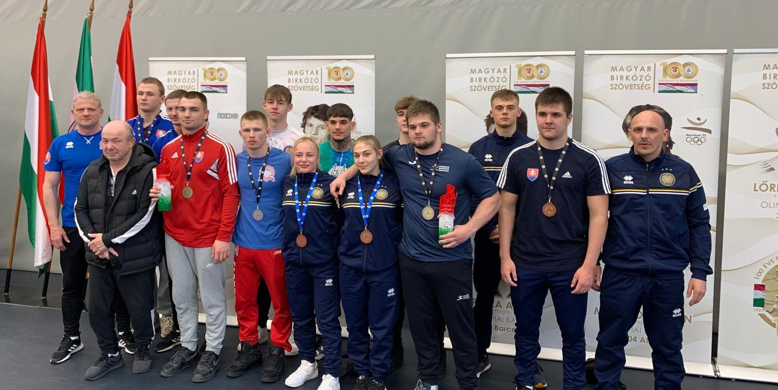 Vydarené vystúpenie našich juniorov v zápasení v Maďarsku