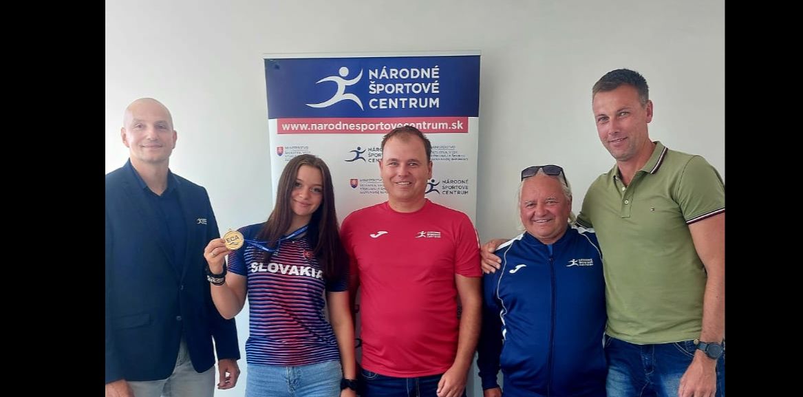 NŠC privítalo novú juniorskú majsterku Európy Karolínu Abrahámovú